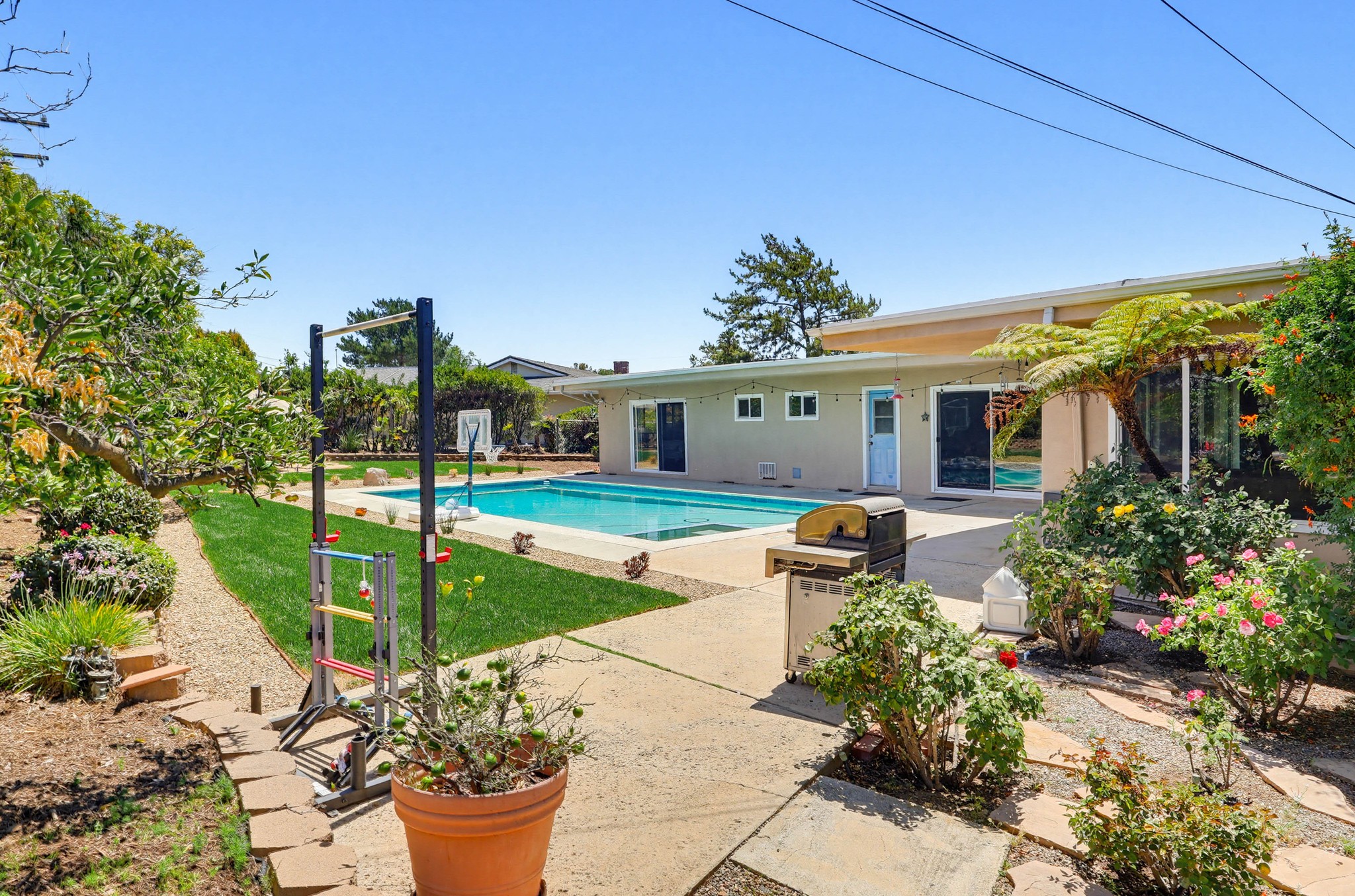 Virtual tour photo 93 of 115 for 991 Montgomery Ct