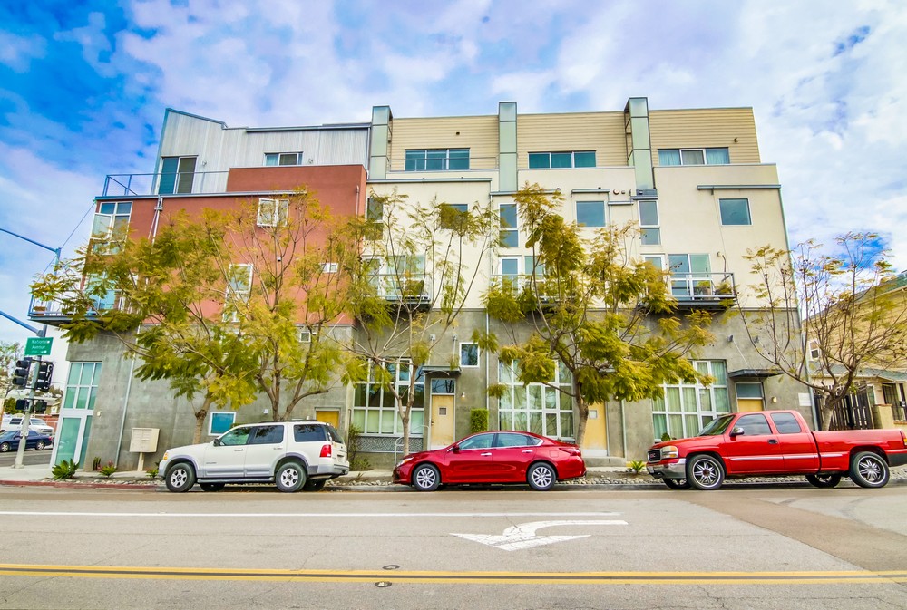 Virtual tour photo 1 of 49 for 991 Sigsbee St