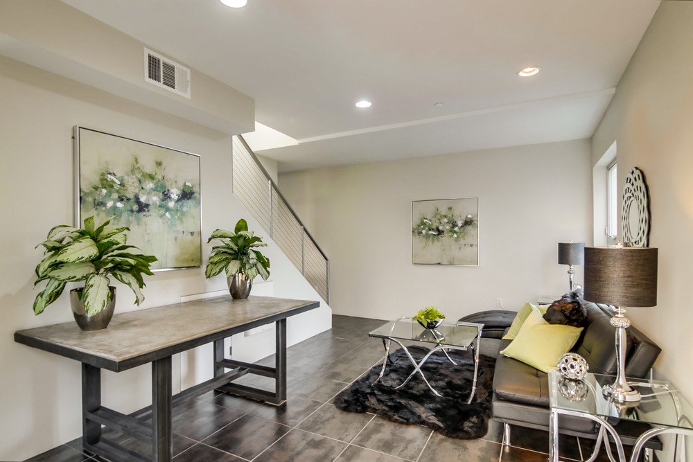 Virtual tour photo 7 of 49 for 991 Sigsbee St