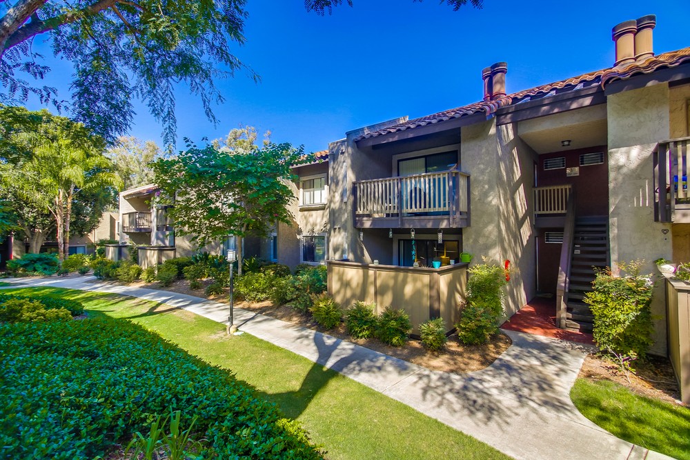 Virtual tour photo 1 of 41 for 9929 Azuaga St
