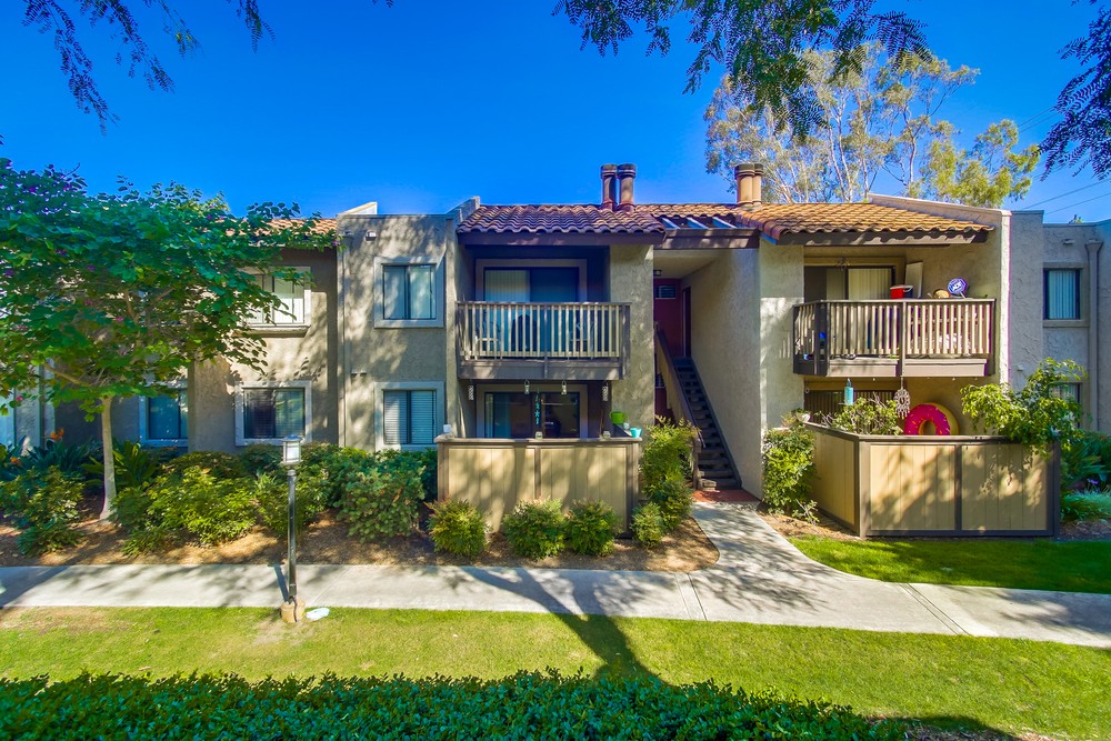 Virtual tour photo 3 of 41 for 9929 Azuaga St