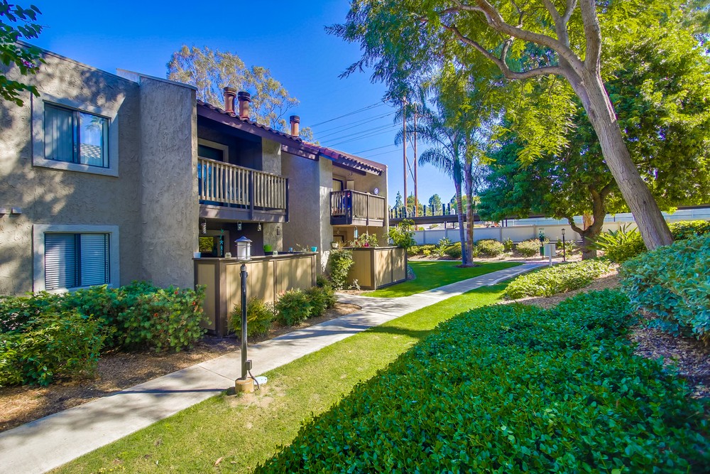 Virtual tour photo 4 of 41 for 9929 Azuaga St