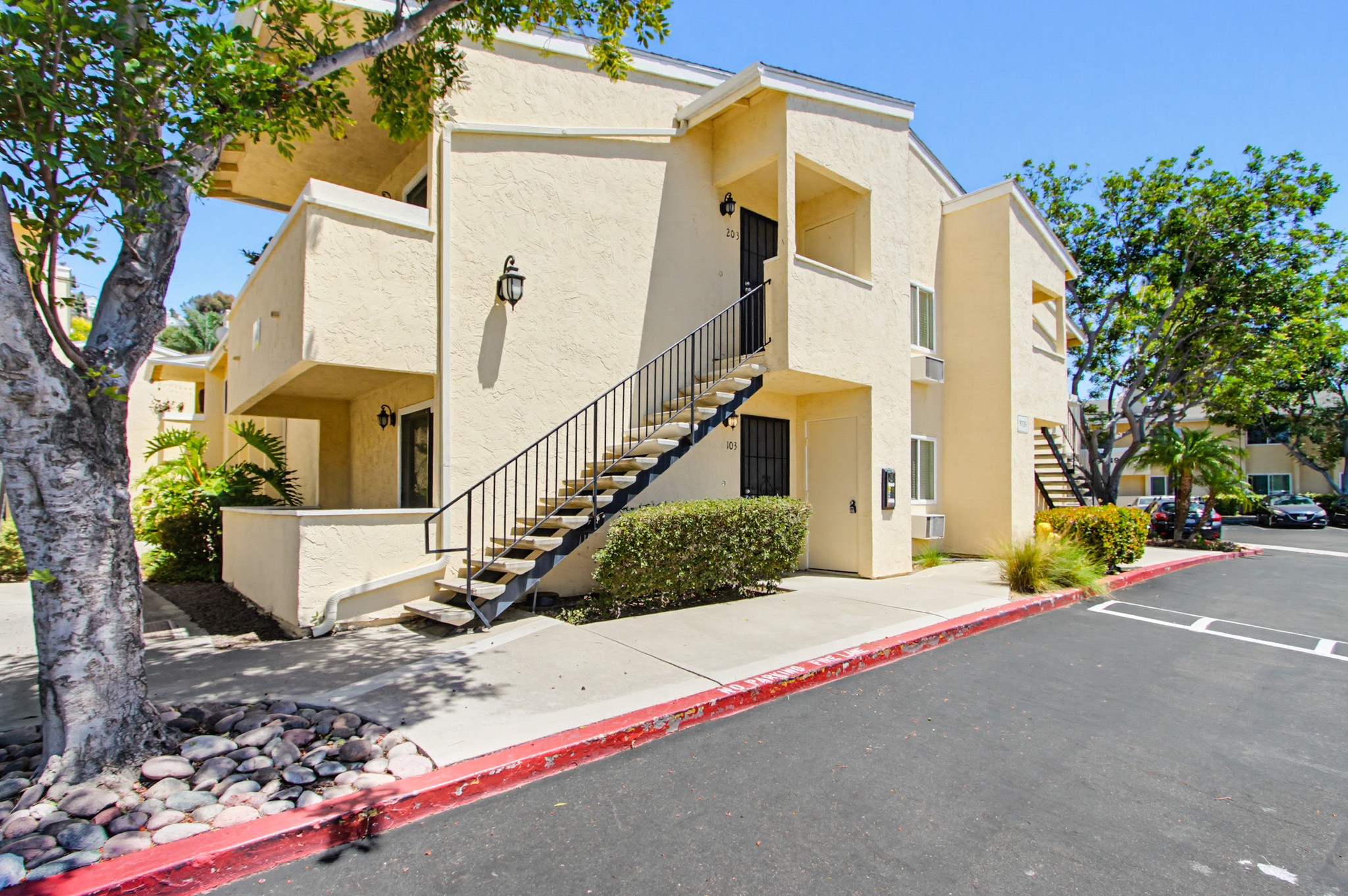 Virtual tour photo 1 of 44 for 9939 Erma Rd Unit 103
