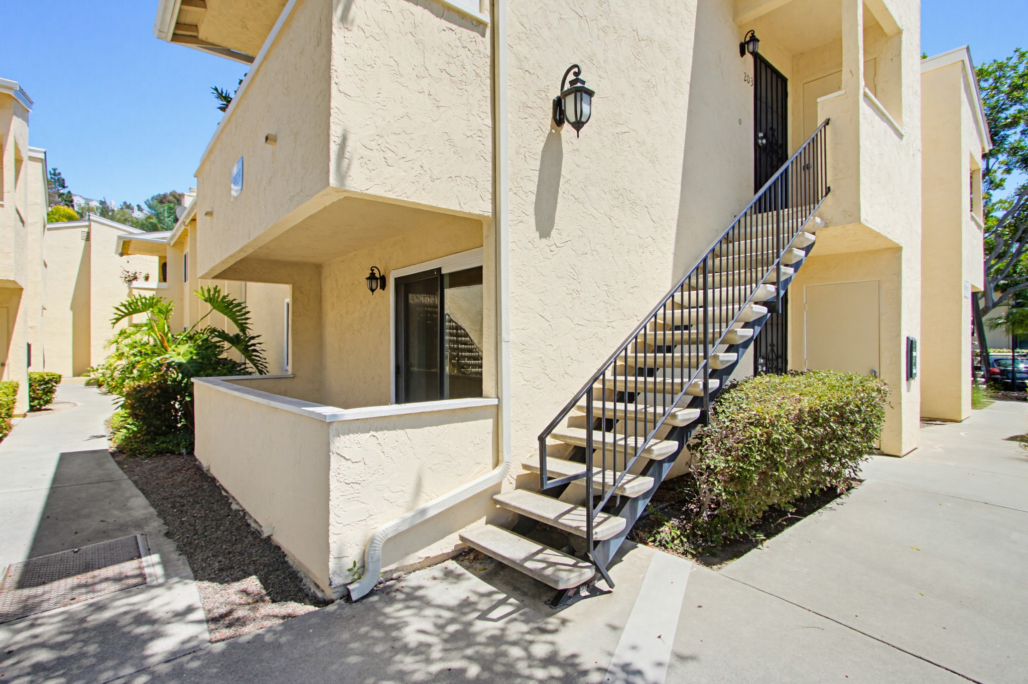 Virtual tour photo 3 of 44 for 9939 Erma Rd Unit 103