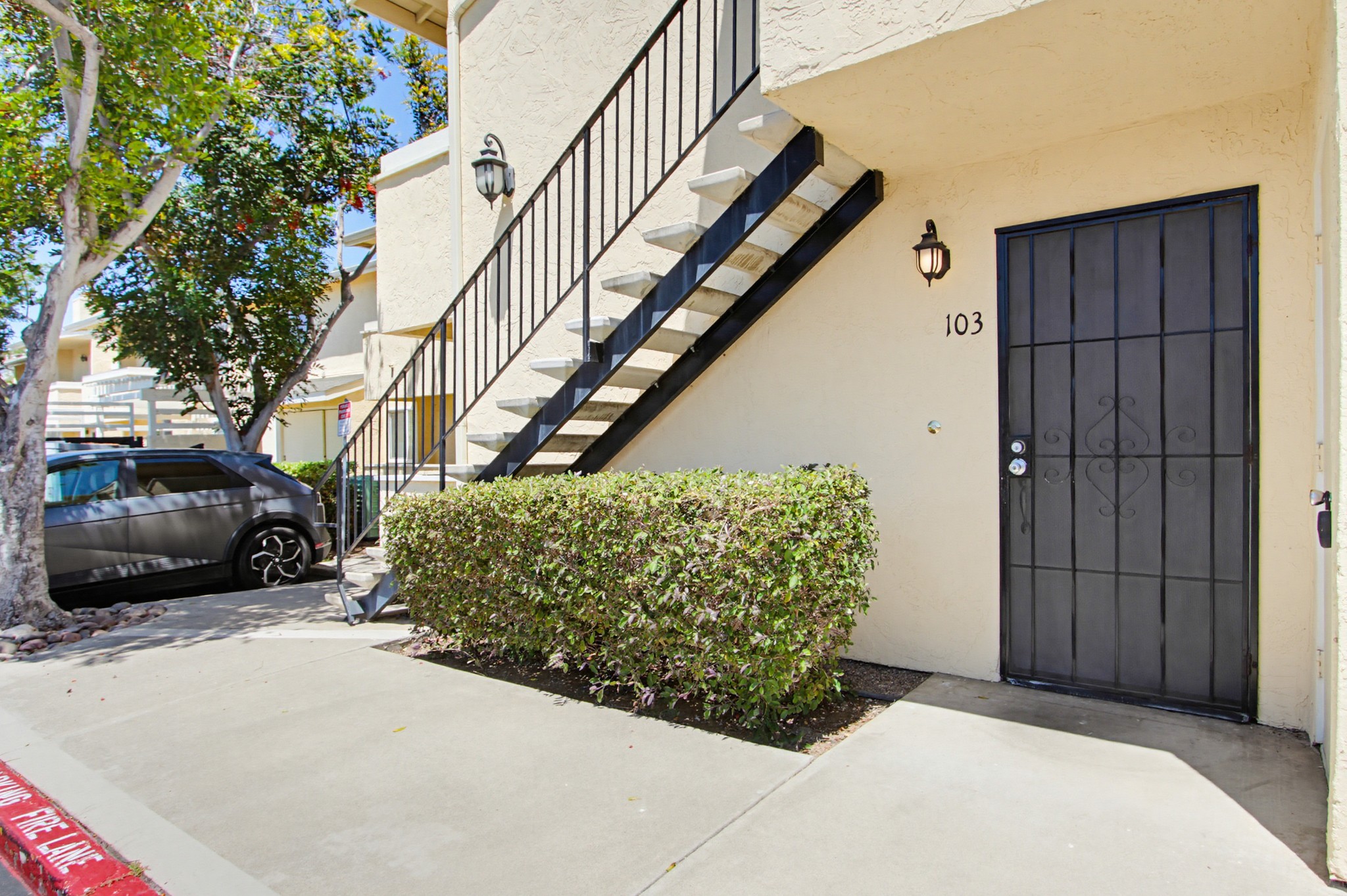 Virtual tour photo 4 of 44 for 9939 Erma Rd Unit 103