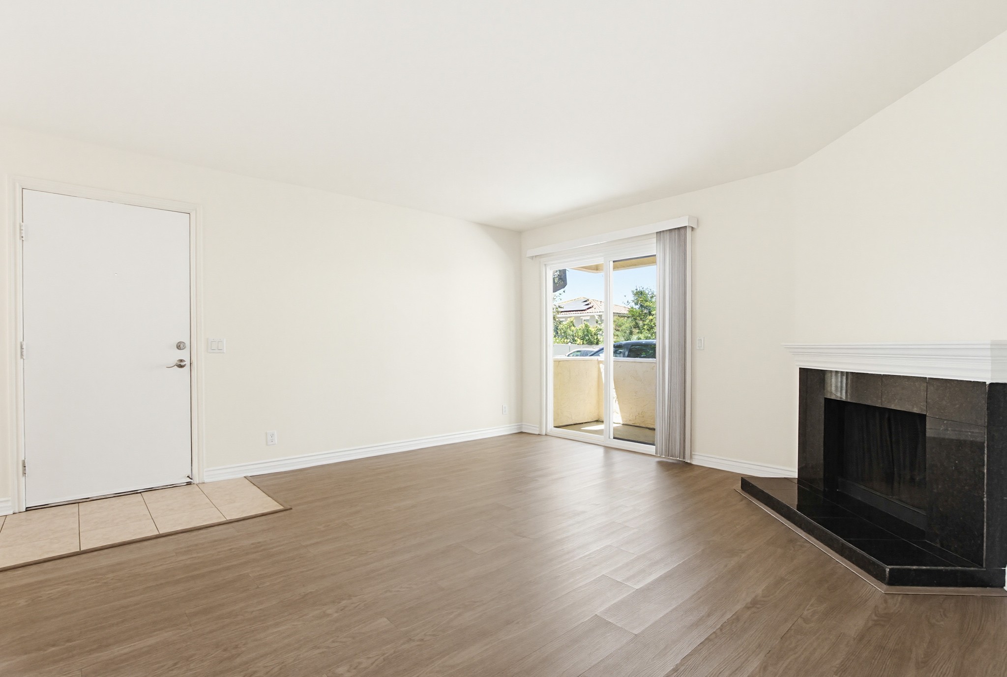 Virtual tour photo 5 of 44 for 9939 Erma Rd Unit 103