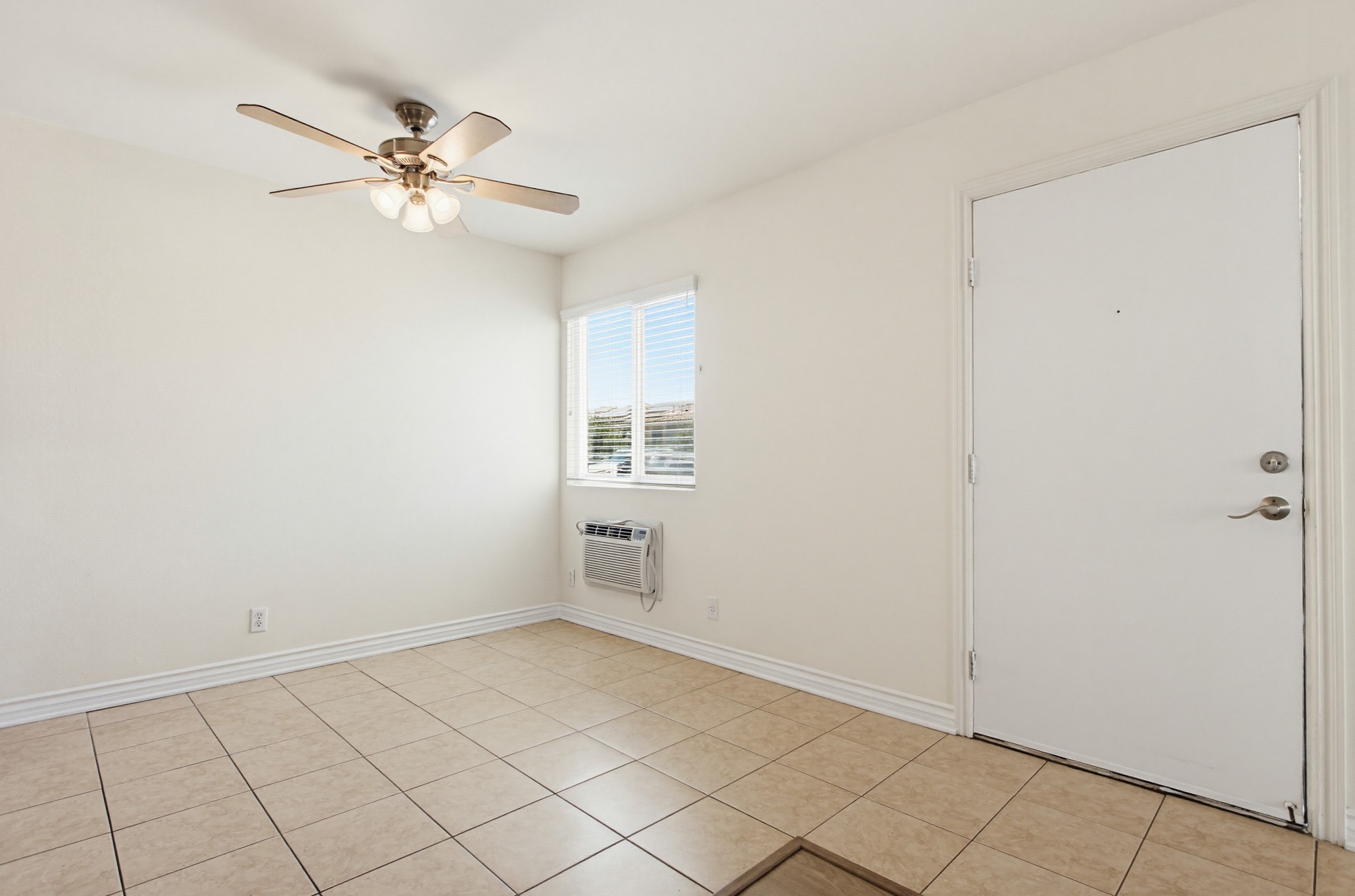 Virtual tour photo 10 of 44 for 9939 Erma Rd Unit 103