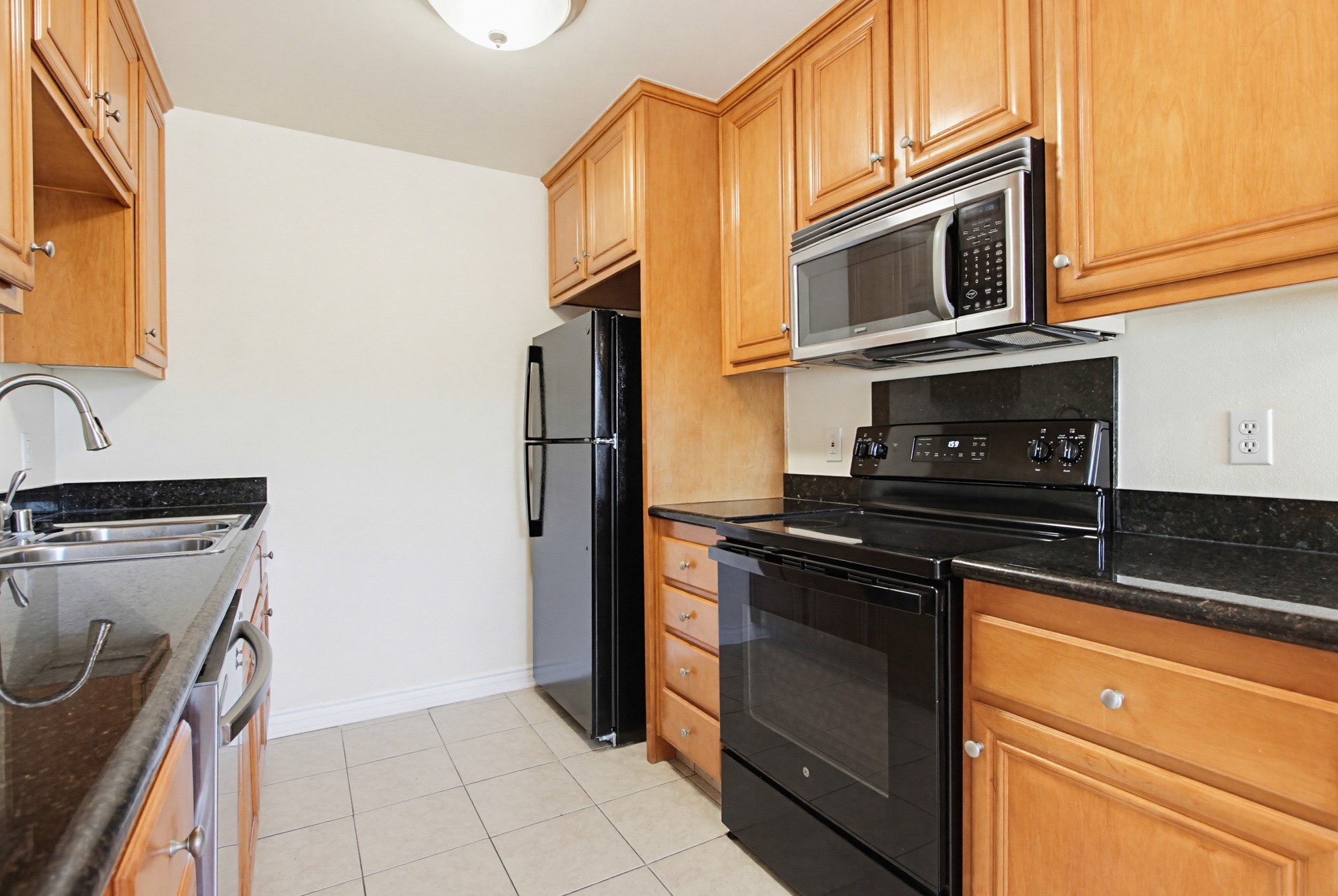 Virtual tour photo 16 of 44 for 9939 Erma Rd Unit 103