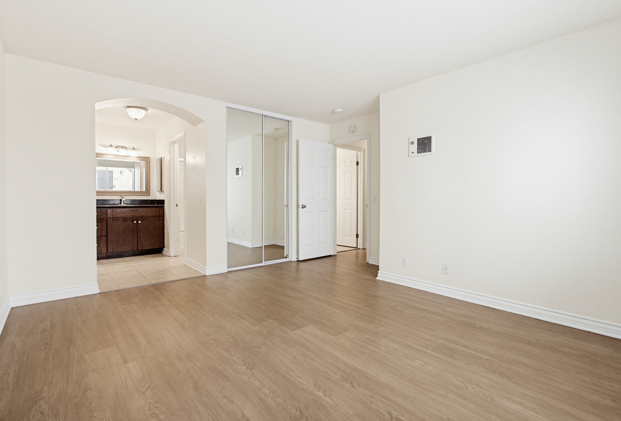 Virtual tour photo 22 of 44 for 9939 Erma Rd Unit 103