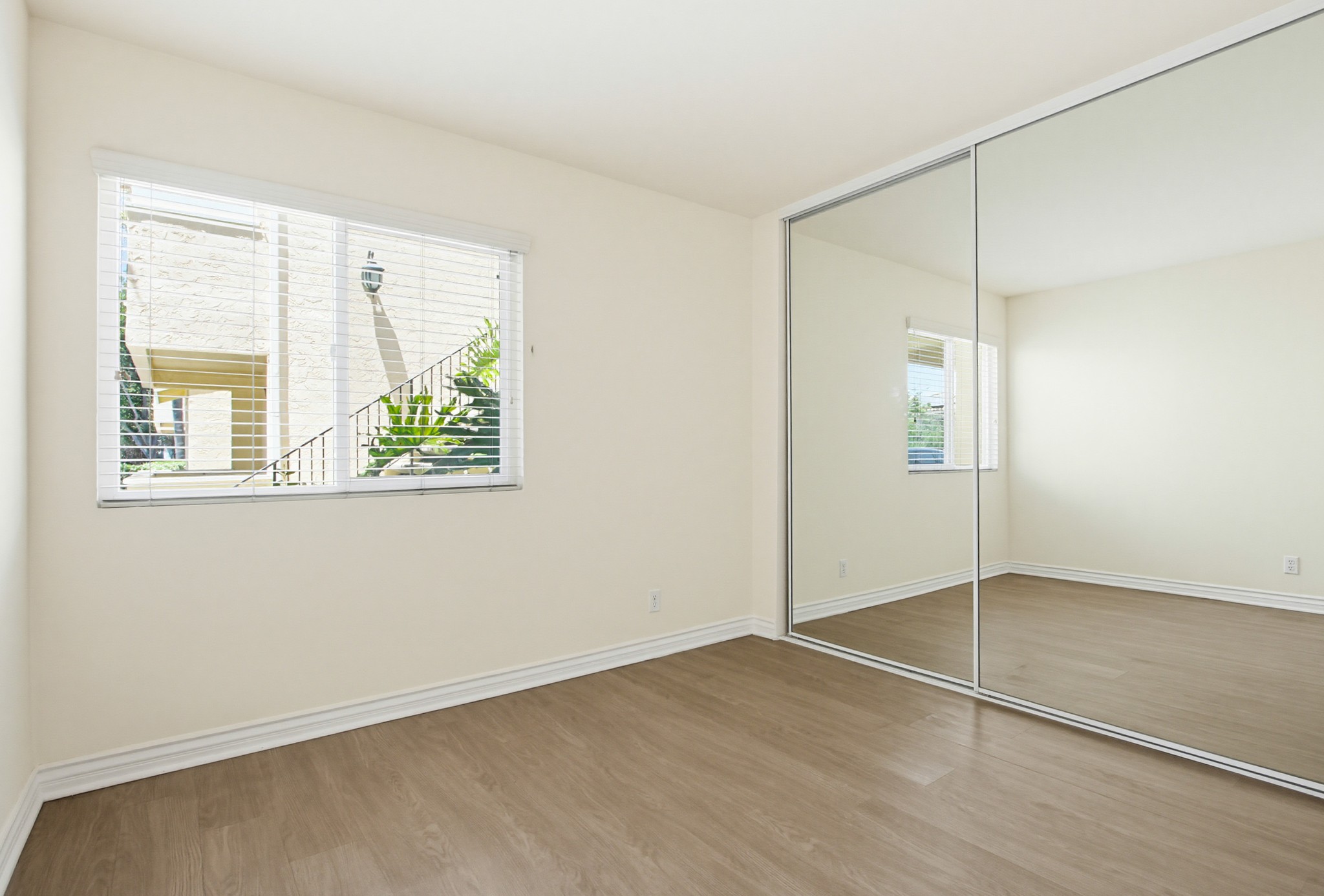 Virtual tour photo 28 of 44 for 9939 Erma Rd Unit 103