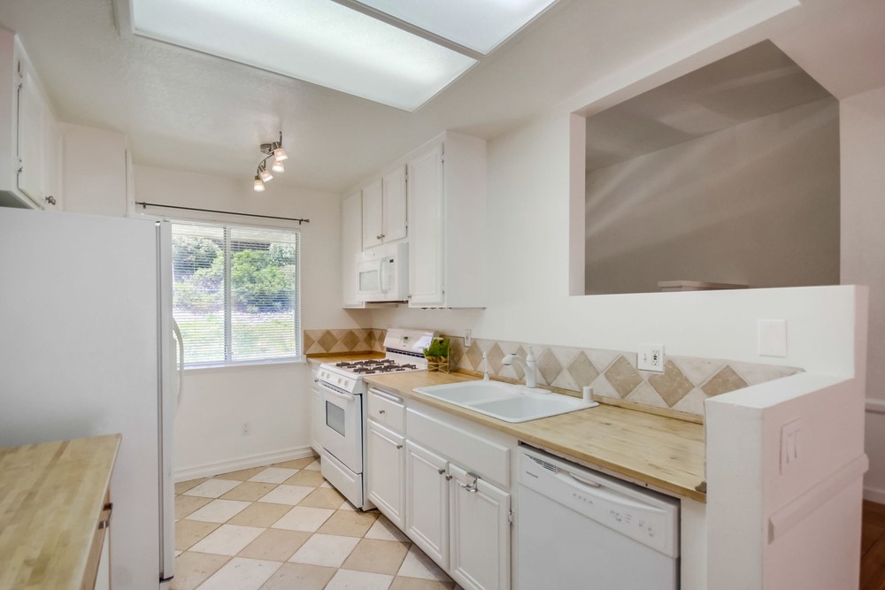 Virtual tour photo 17 of 42 for 9975 Paseo Montril