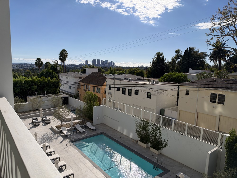 Virtual tour photo 38 of 38 for 999 N Doheny Dr