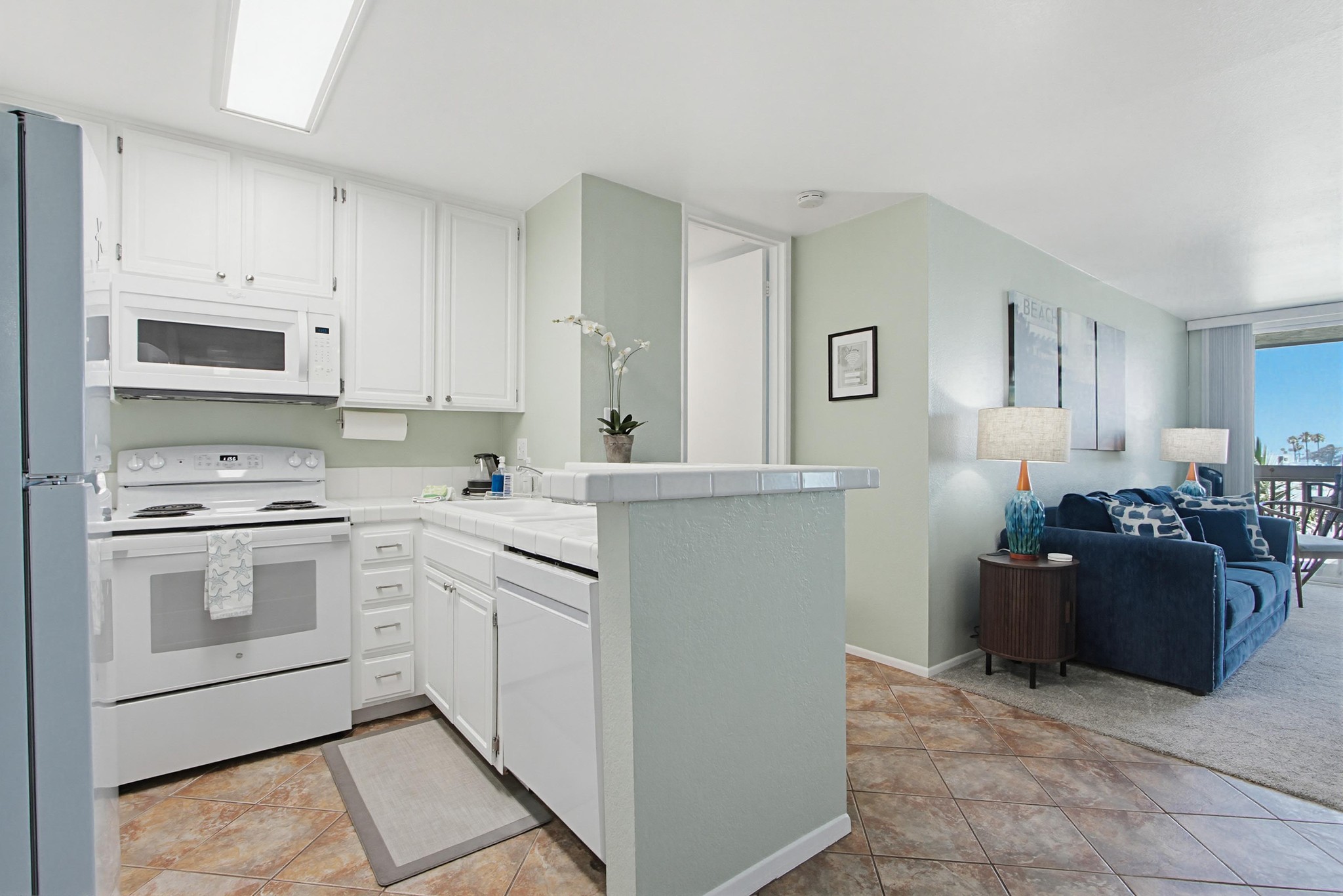 Virtual tour photo 6 of 28 for 999 N Pacific St