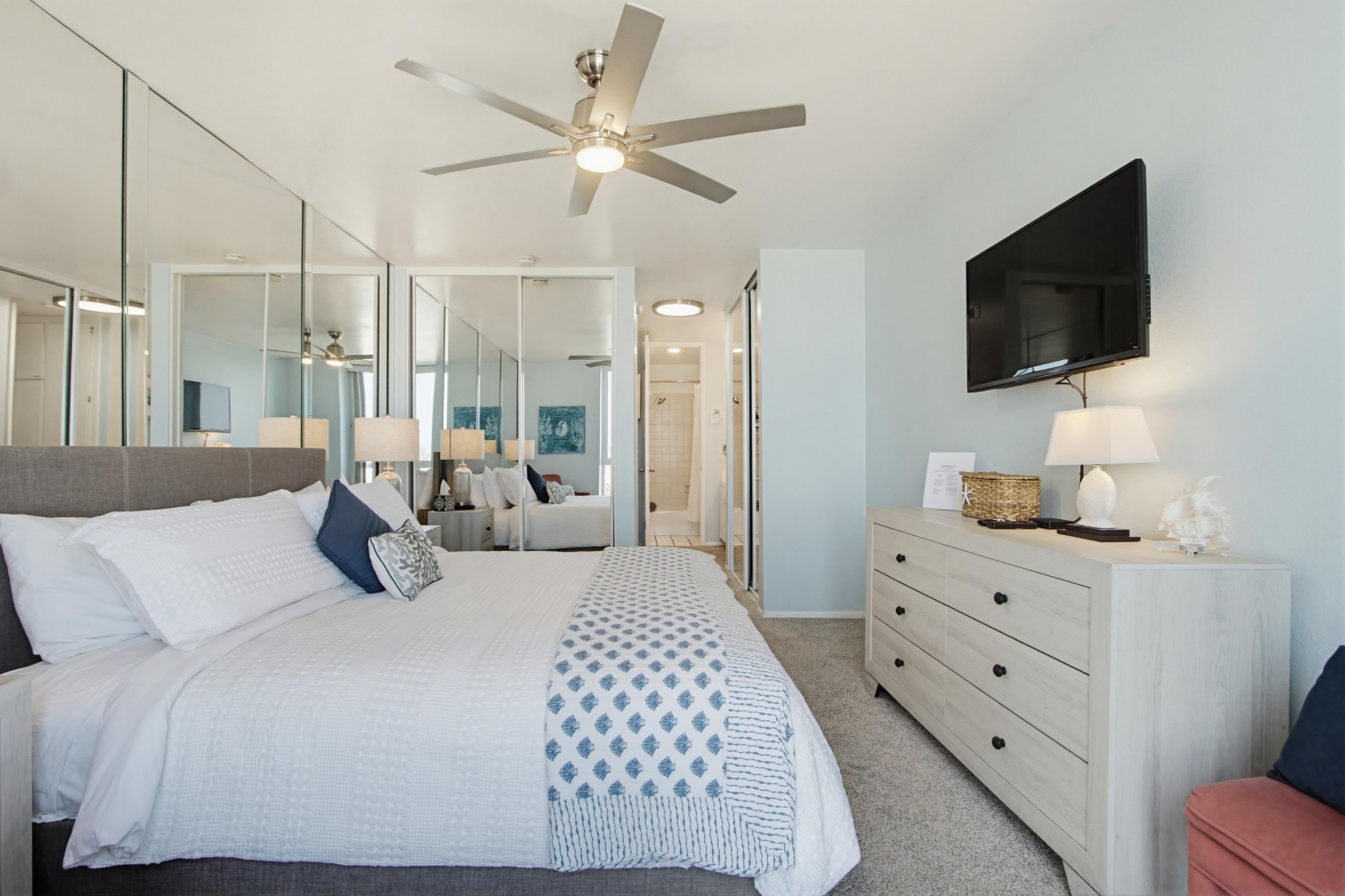 Virtual tour photo 20 of 28 for 999 N Pacific St