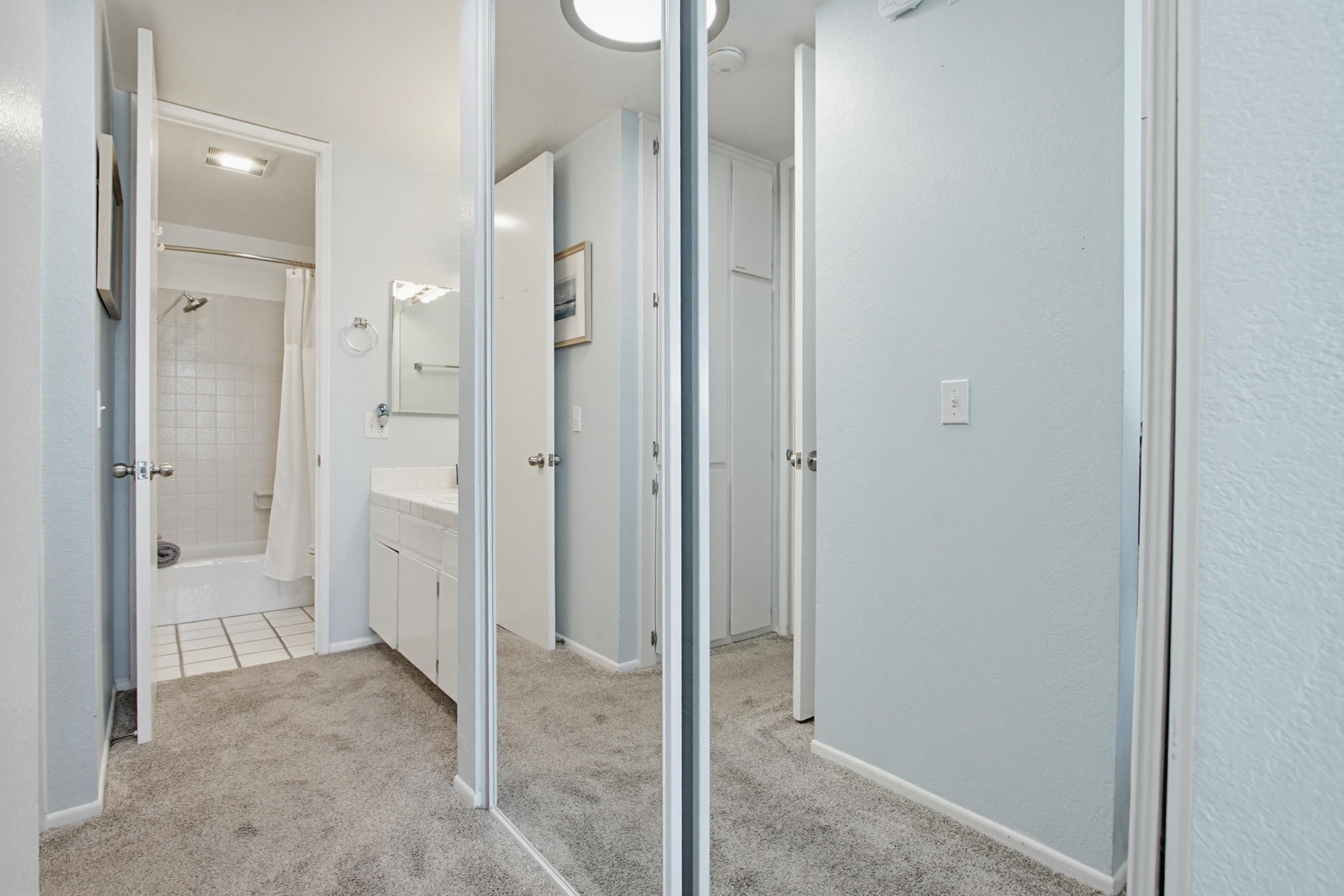 Virtual tour photo 21 of 28 for 999 N Pacific St