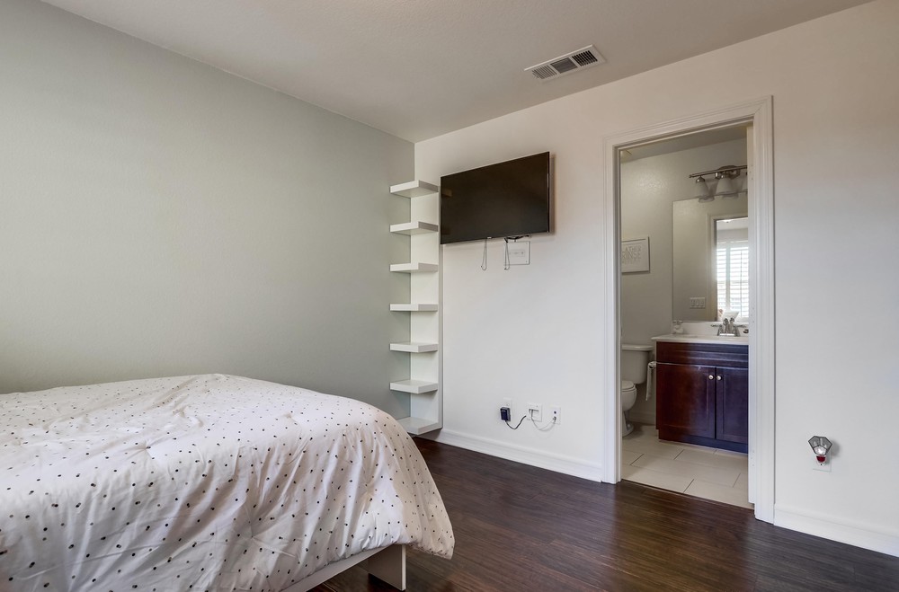 Virtual tour photo 23 of 32 for Aquamarine Rd