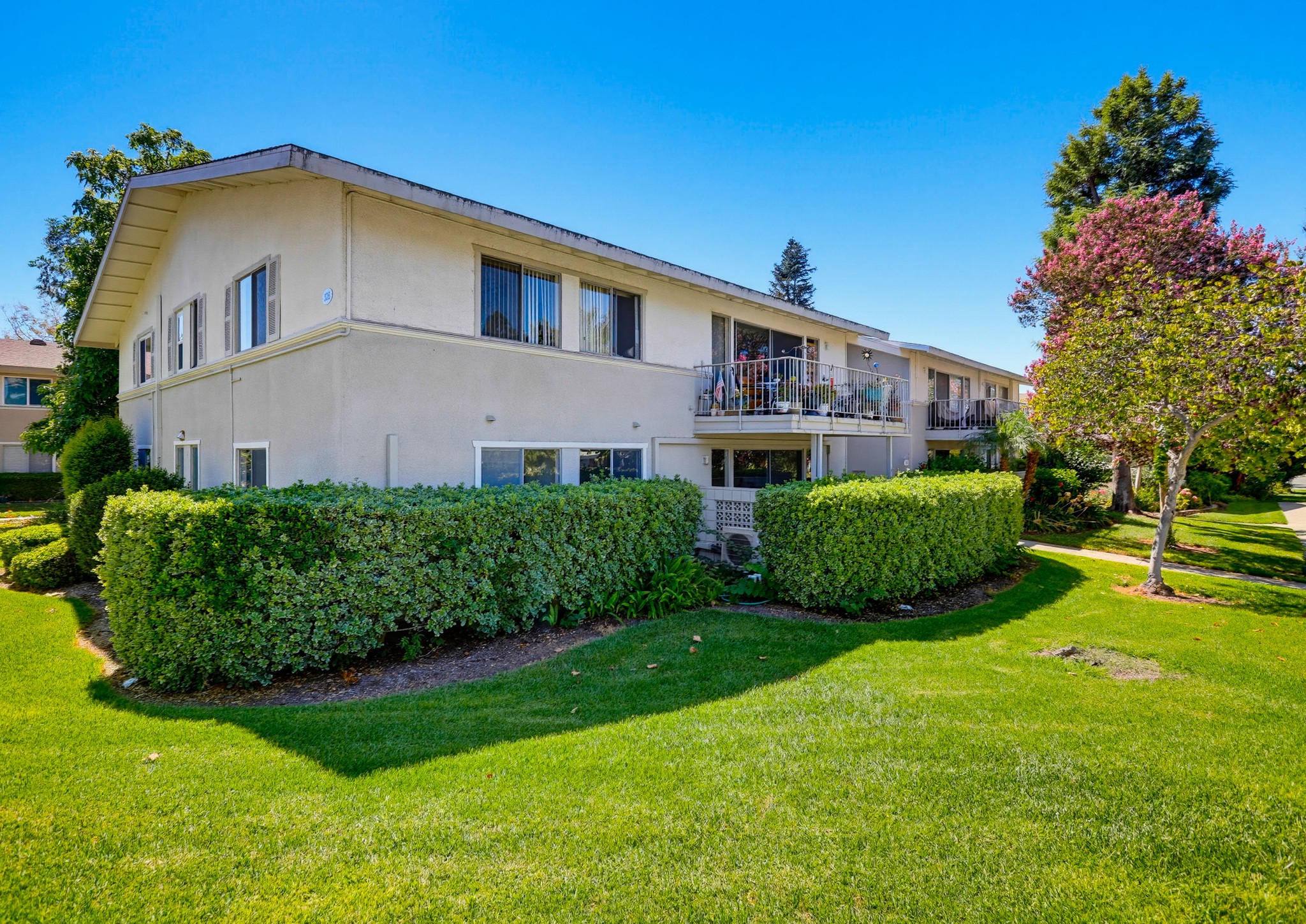 Virtual tour photo 3 of 46 for B325