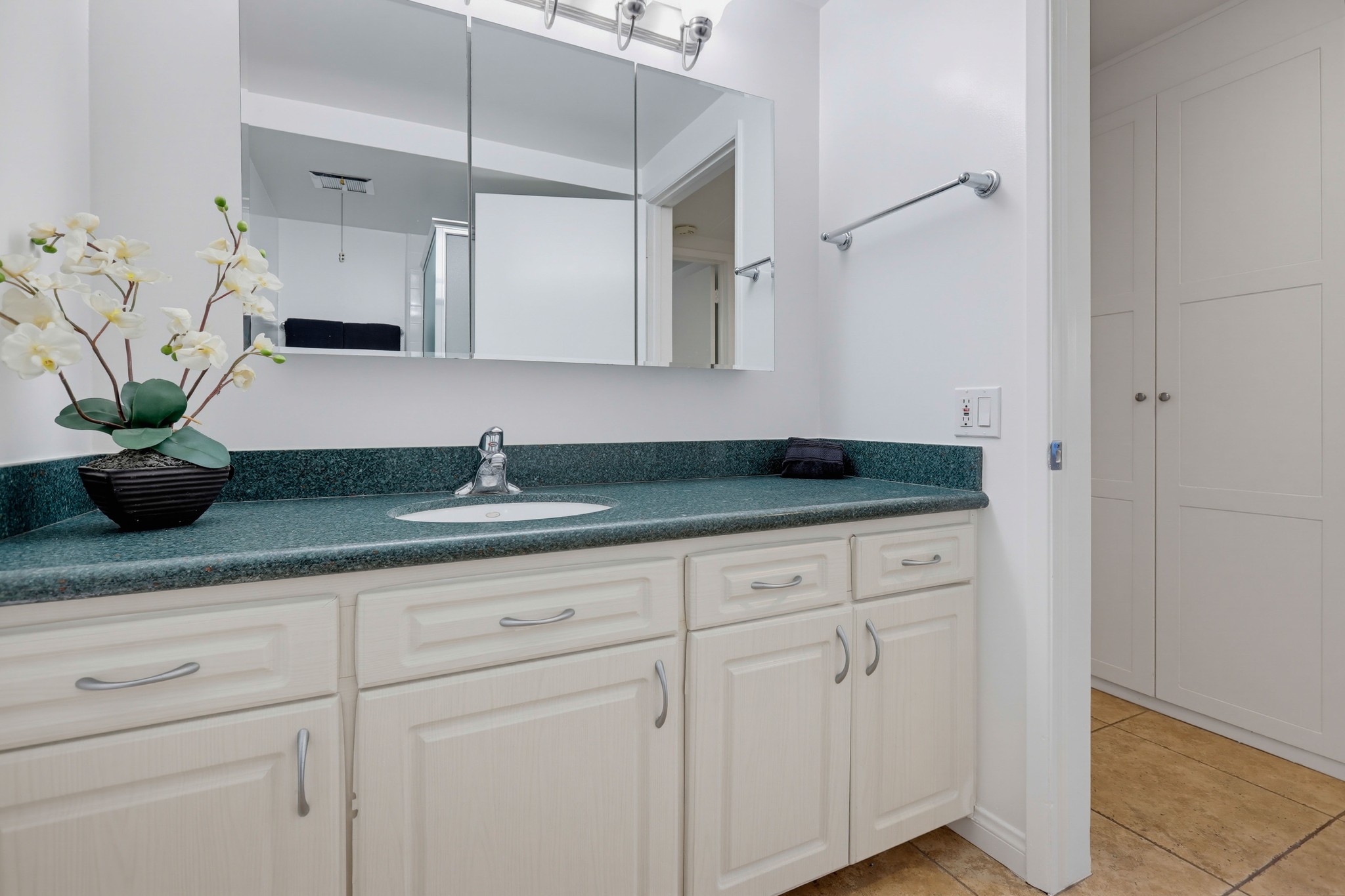 Virtual tour photo 29 of 46 for B325