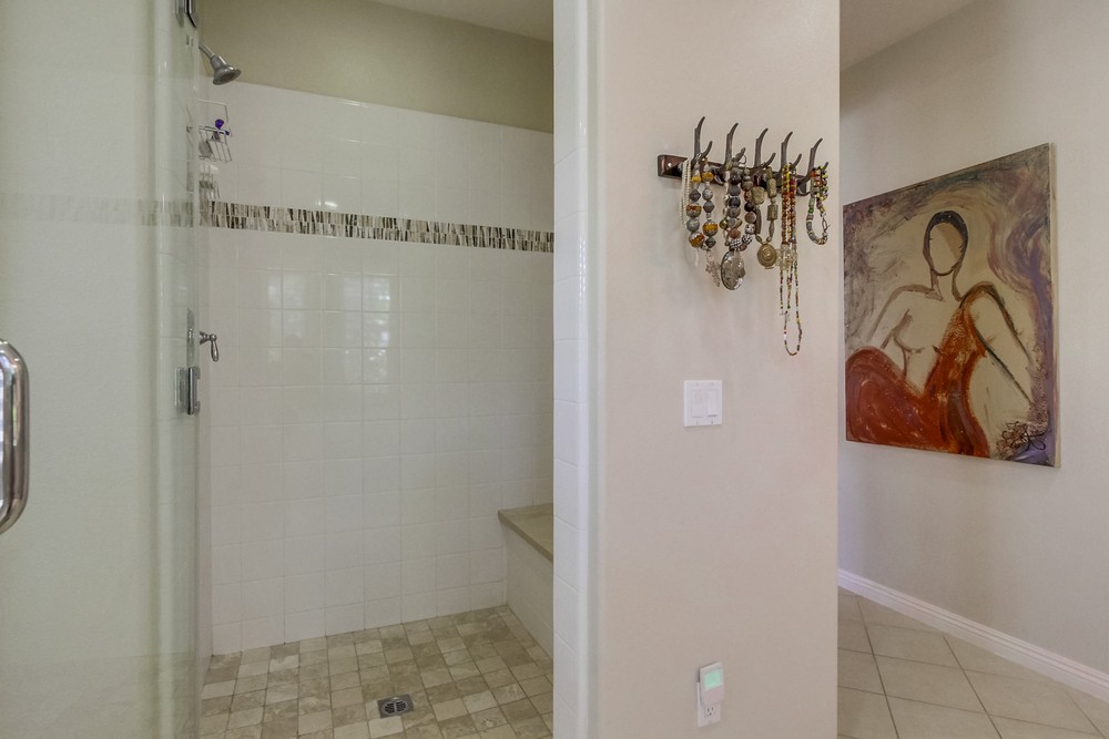 Virtual tour photo 40 of 58 for Blackburn Ln