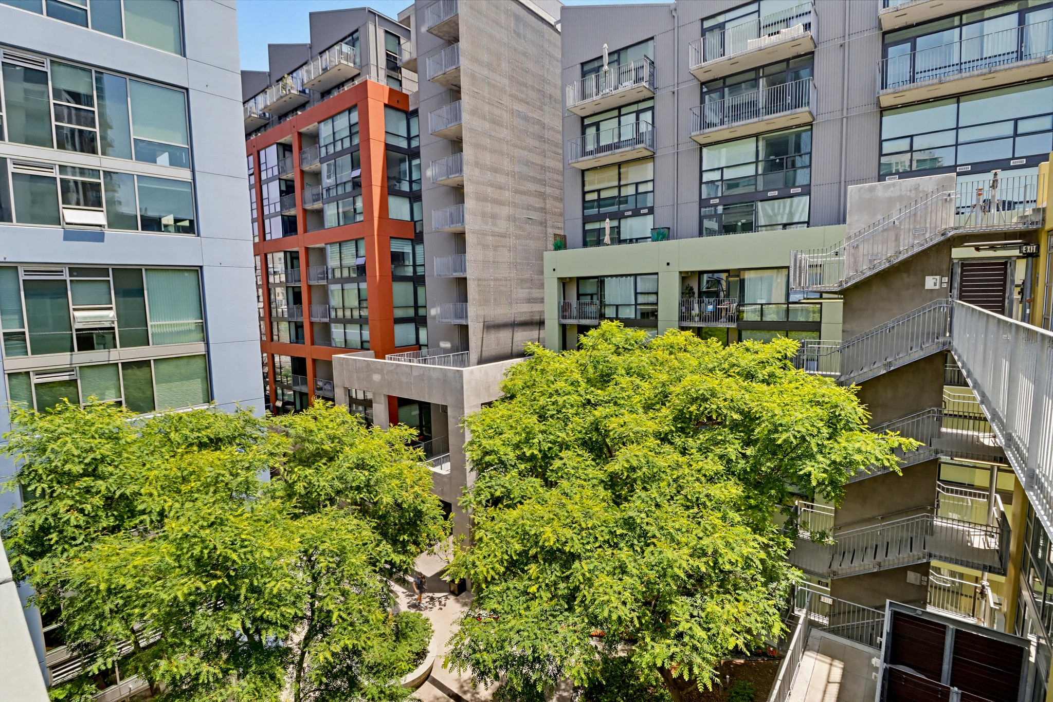 Virtual tour photo 8 of 85 for ICON