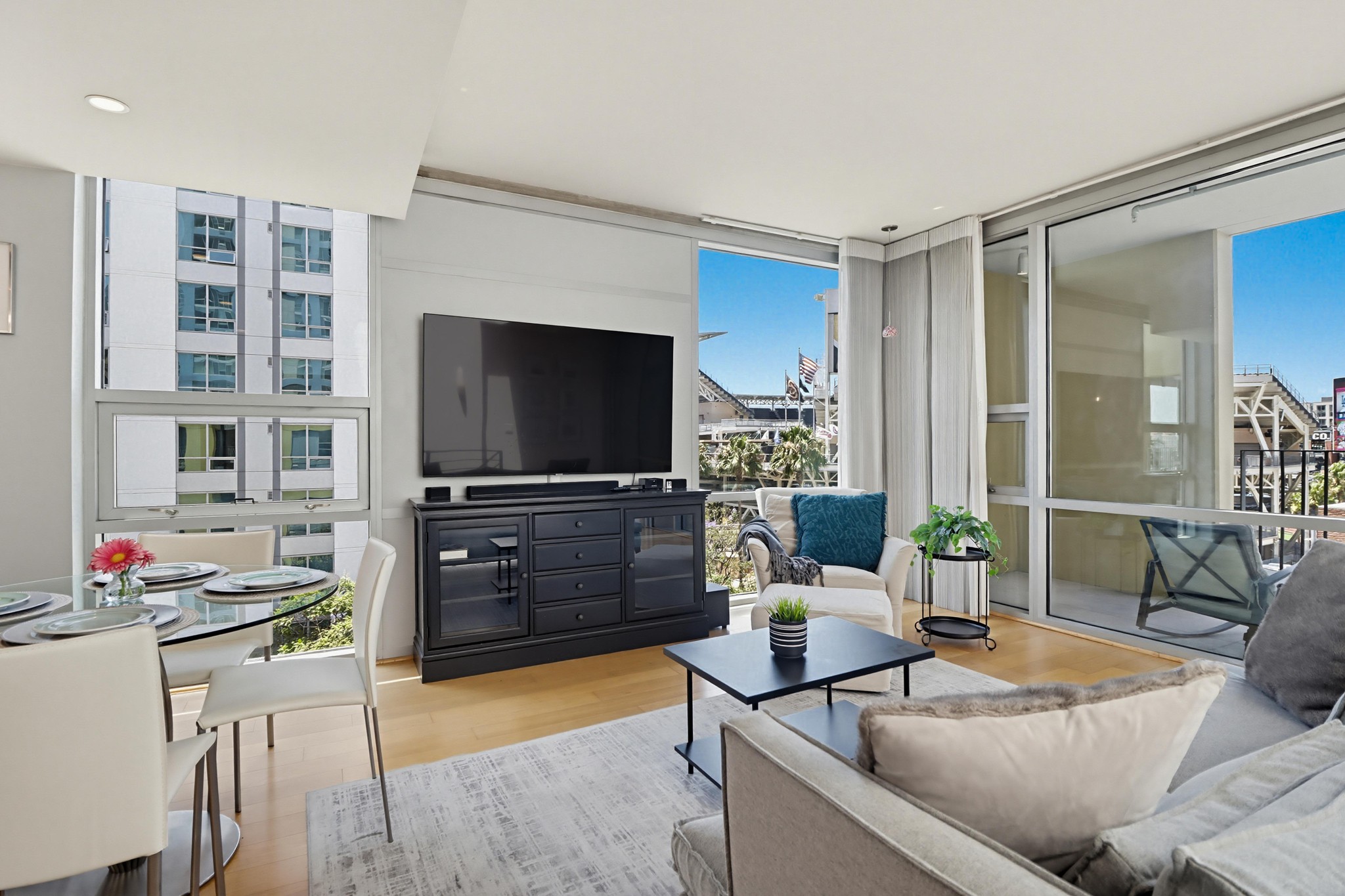 Virtual tour photo 18 of 85 for ICON