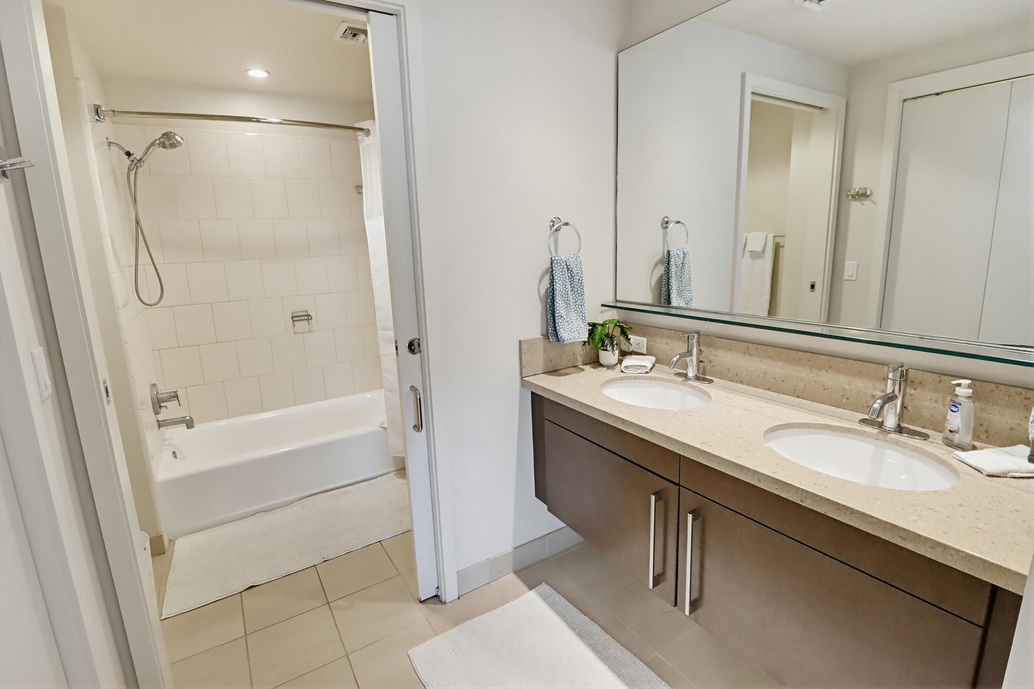 Virtual tour photo 50 of 85 for ICON