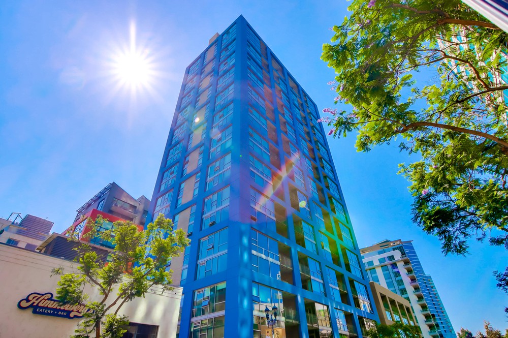Virtual tour photo 1 of 47 for Icon