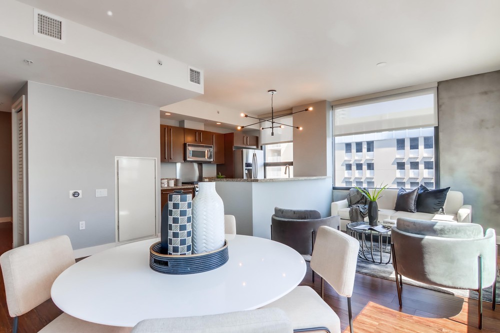 Virtual tour photo 8 of 47 for Icon