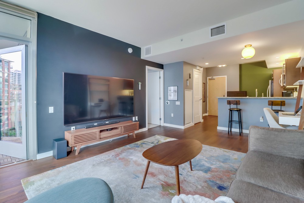 Virtual tour photo 10 of 34 for Icon