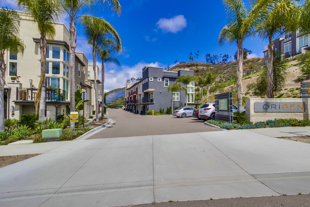 Virtual tour photo 3 of 59 for Modern Oasis Dr