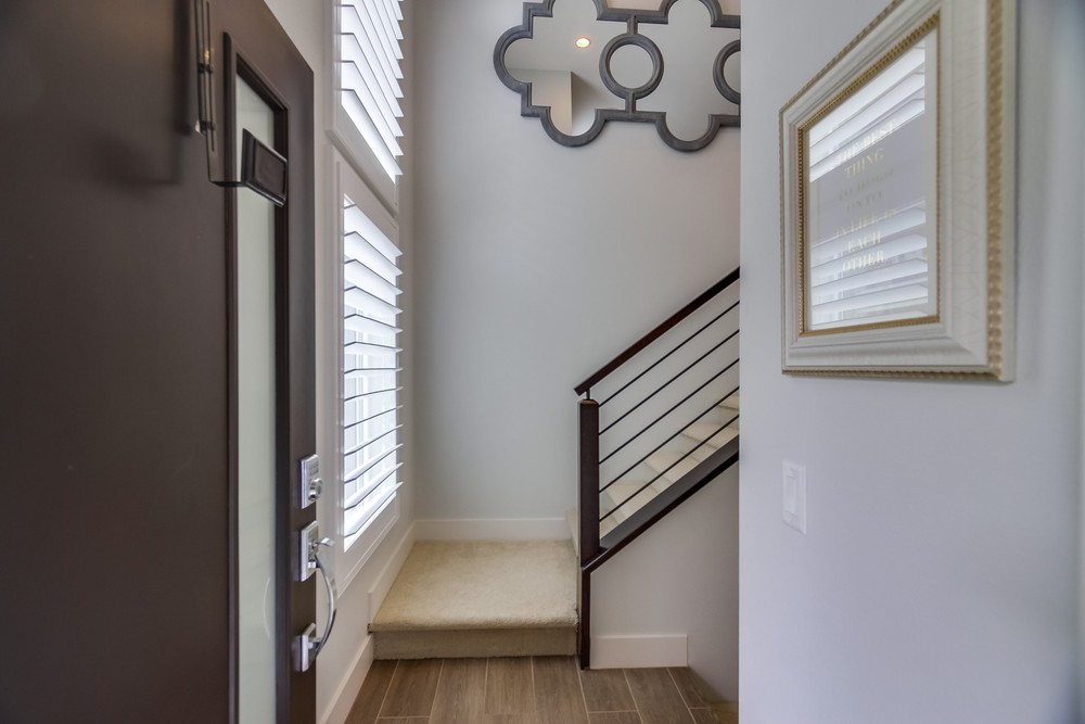 Virtual tour photo 8 of 59 for Modern Oasis Dr