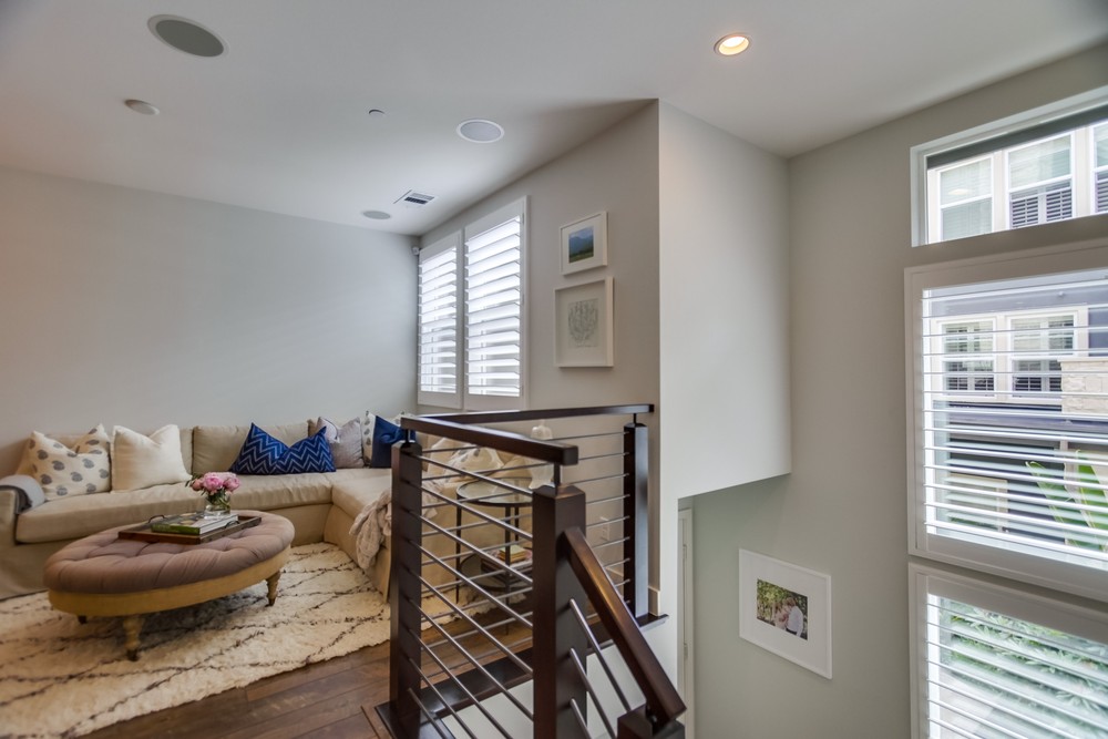 Virtual tour photo 9 of 59 for Modern Oasis Dr