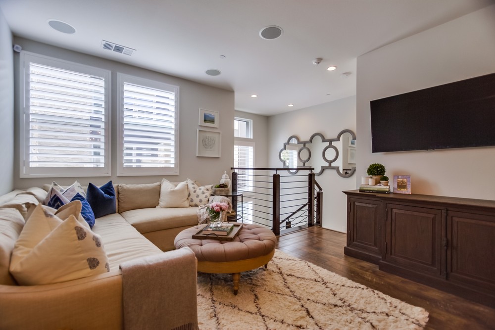 Virtual tour photo 12 of 59 for Modern Oasis Dr