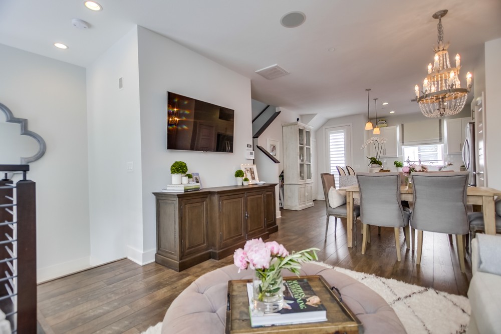 Virtual tour photo 15 of 59 for Modern Oasis Dr
