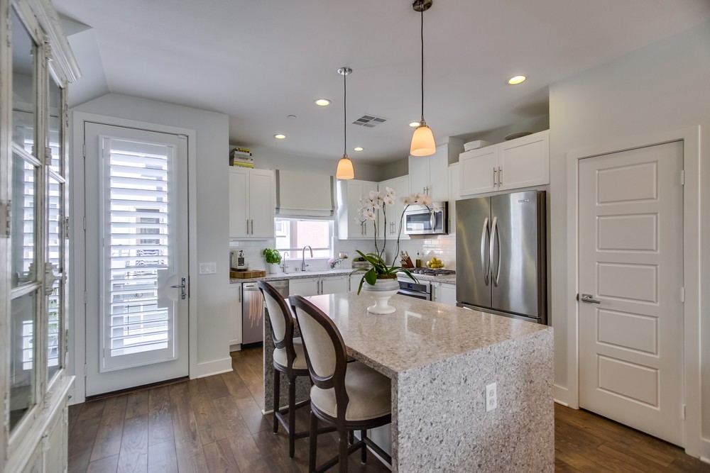 Virtual tour photo 19 of 59 for Modern Oasis Dr