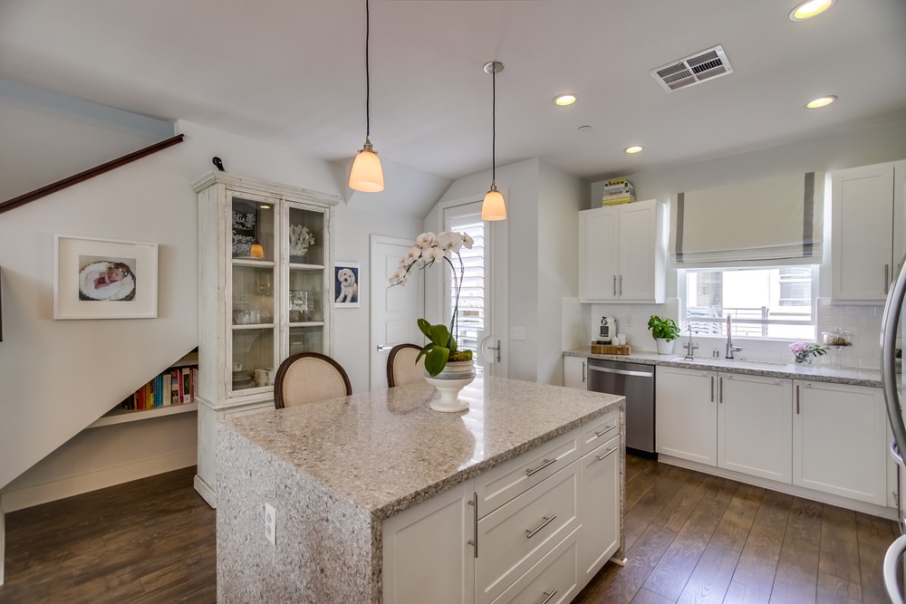 Virtual tour photo 20 of 59 for Modern Oasis Dr