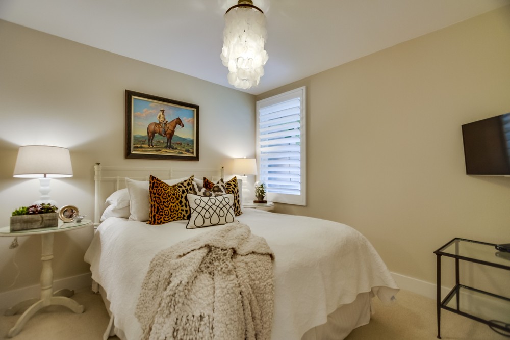 Virtual tour photo 41 of 59 for Modern Oasis Dr