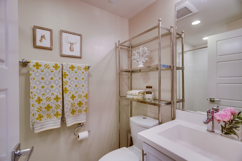 Virtual tour photo 44 of 59 for Modern Oasis Dr