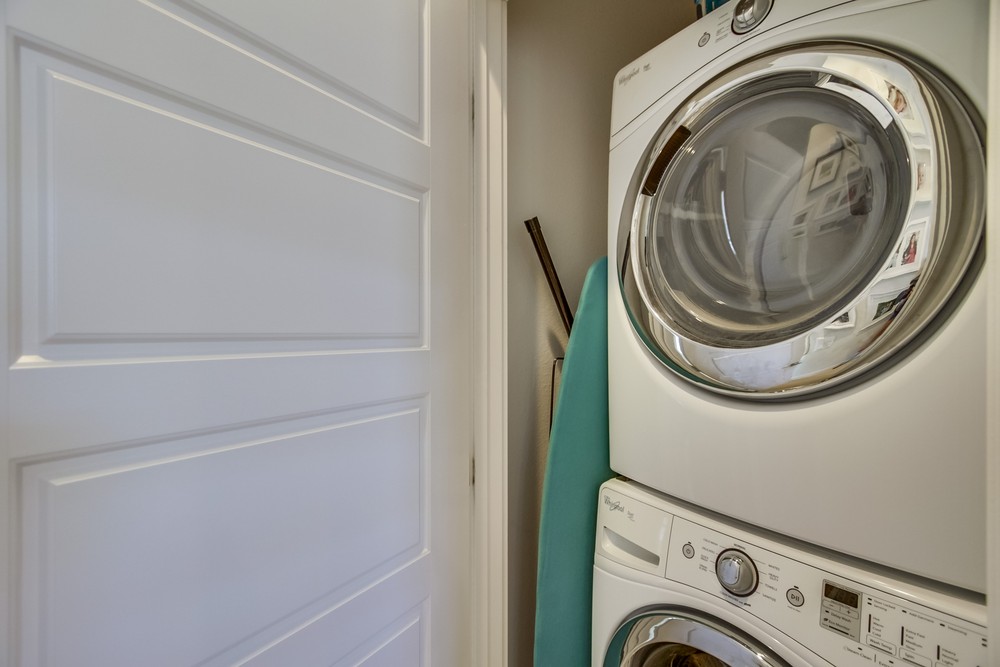 Virtual tour photo 46 of 59 for Modern Oasis Dr
