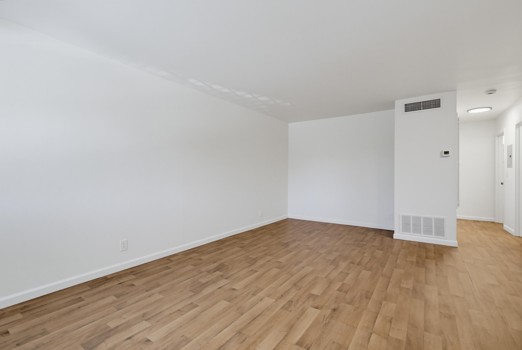 Virtual tour photo 5 of 22 for N Juniper St