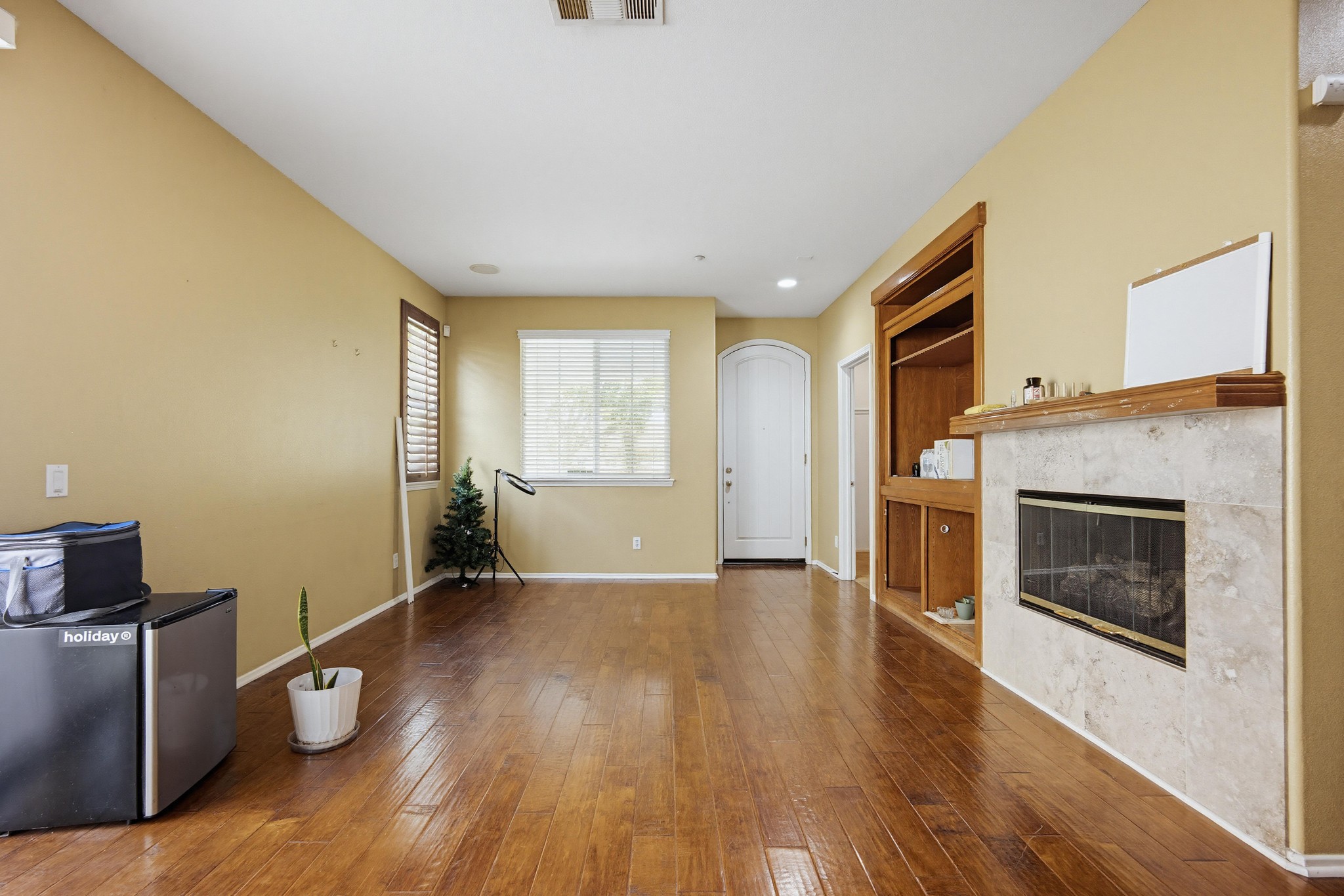 Virtual tour photo 9 of 35 for Palermo Dr