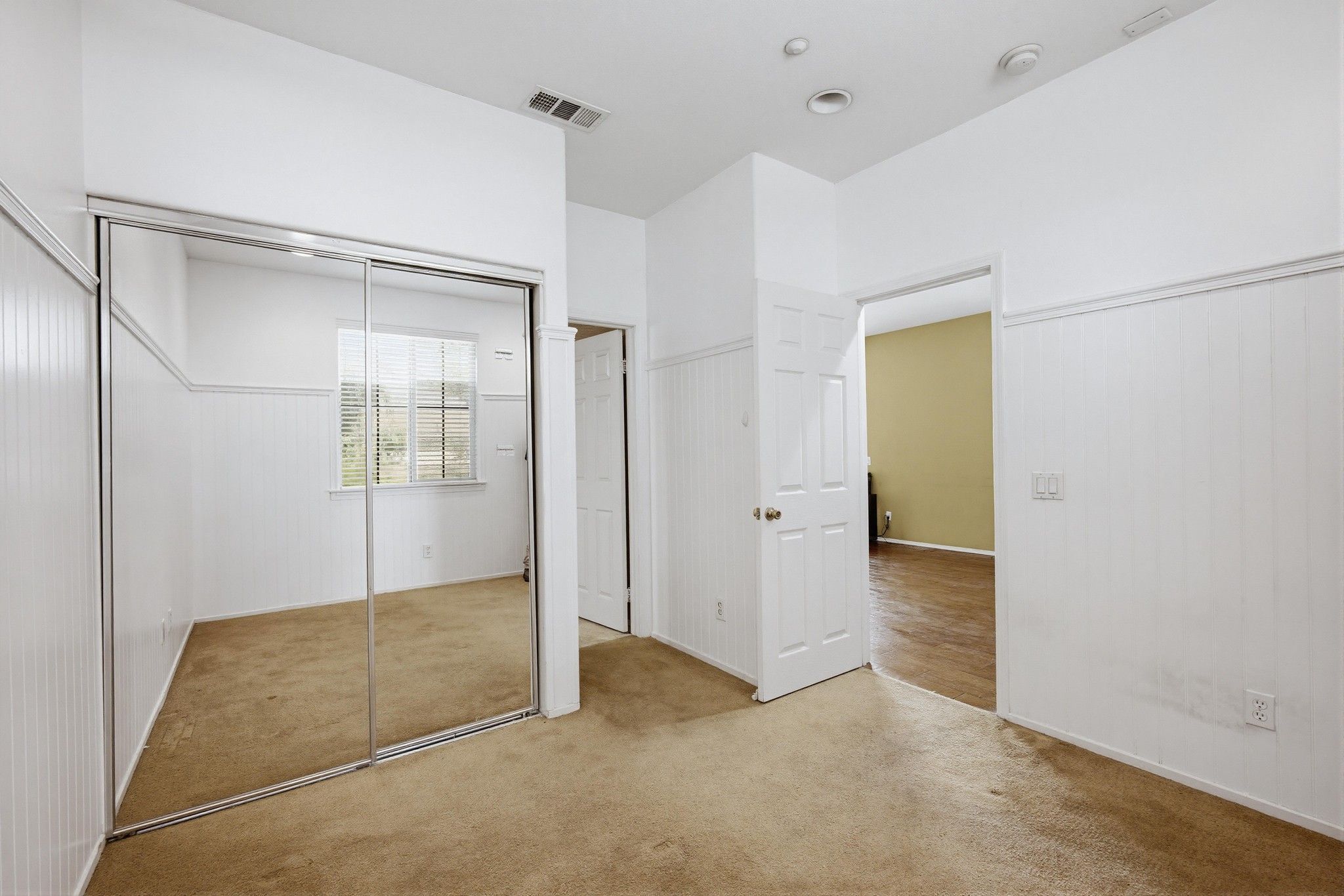 Virtual tour photo 18 of 35 for Palermo Dr