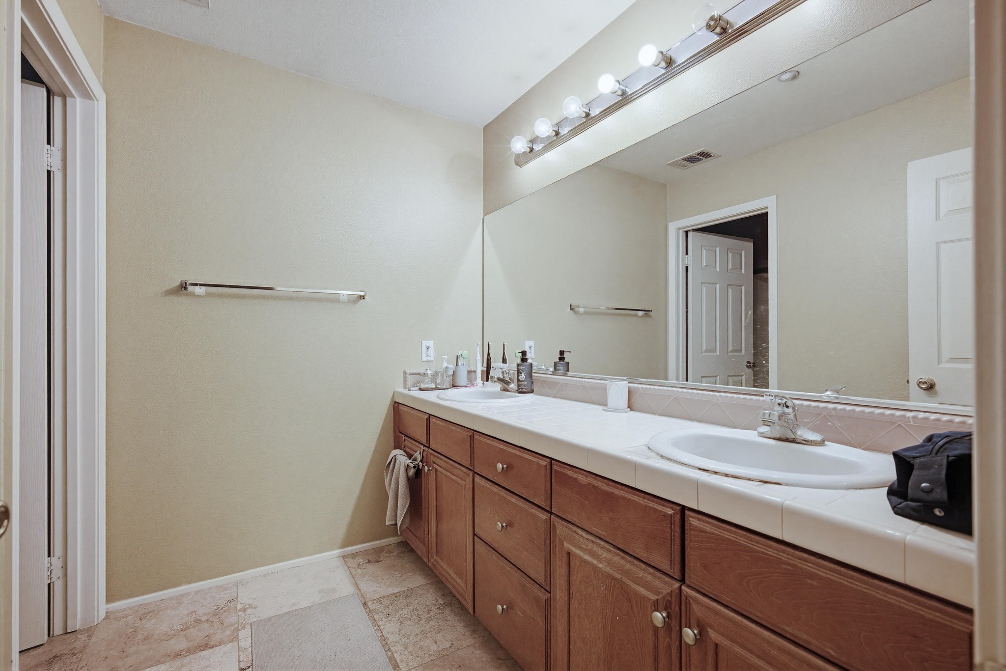 Virtual tour photo 20 of 35 for Palermo Dr