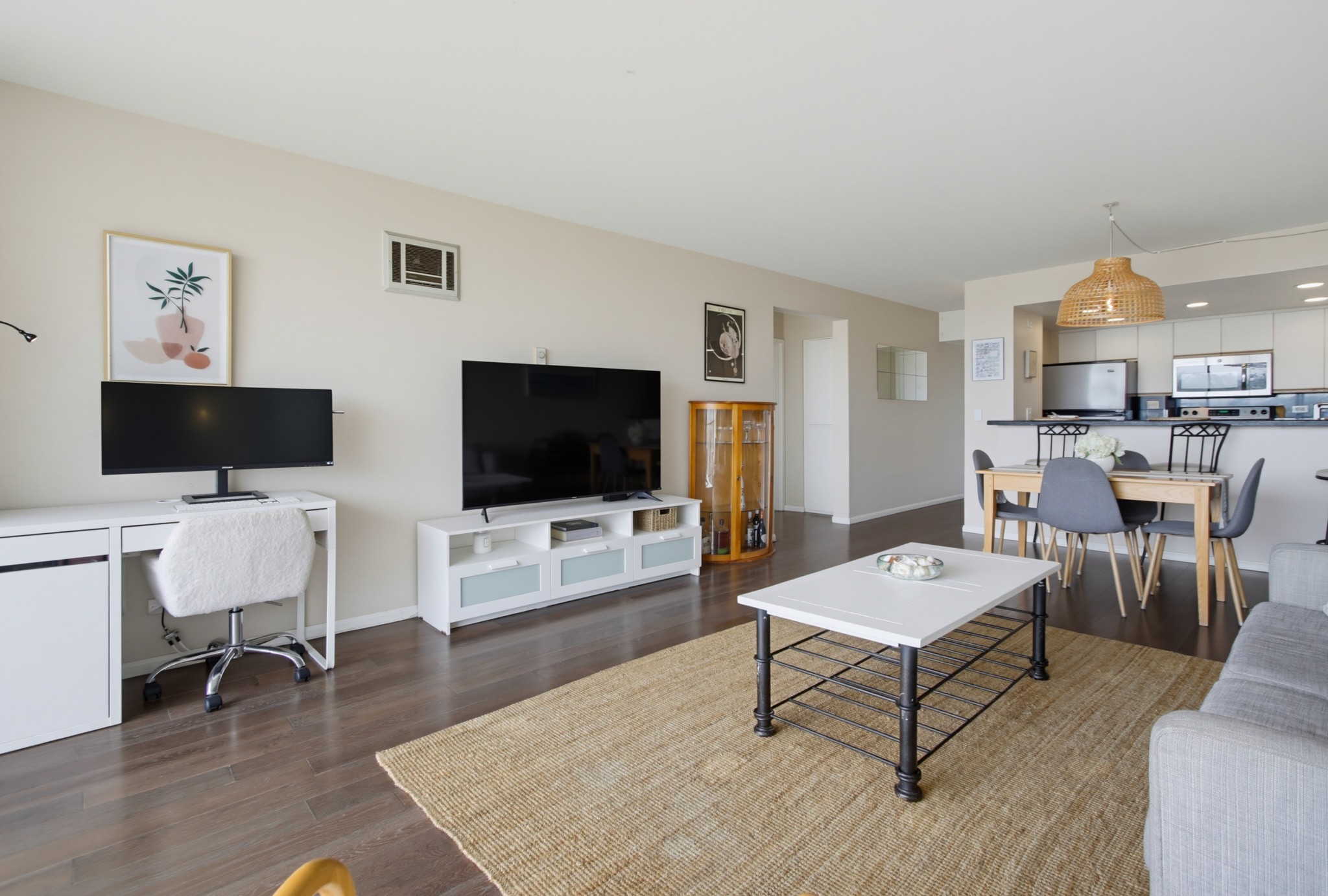 Virtual tour photo 8 of 70 for THE PACIFIC TOWER
