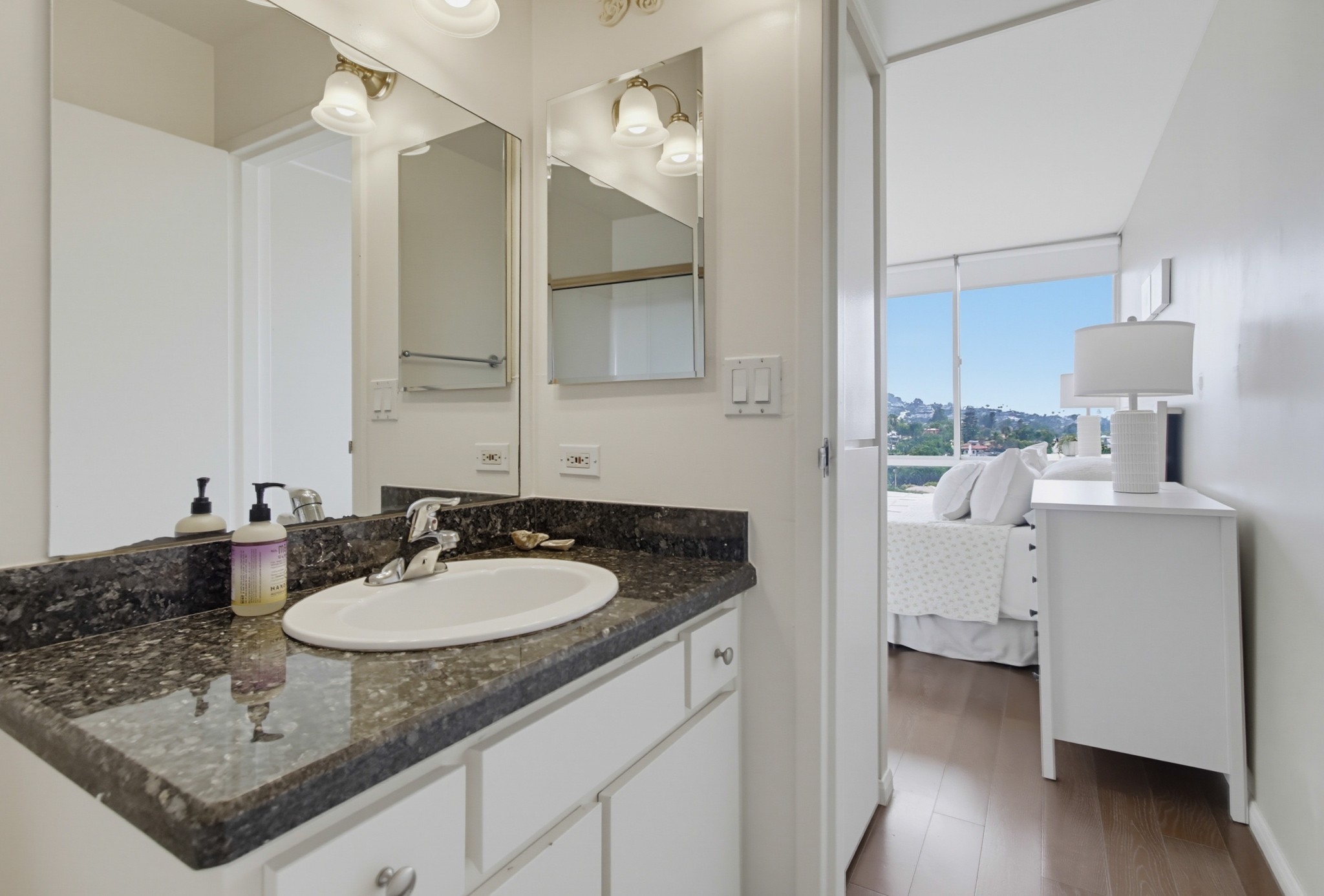 Virtual tour photo 19 of 70 for THE PACIFIC TOWER